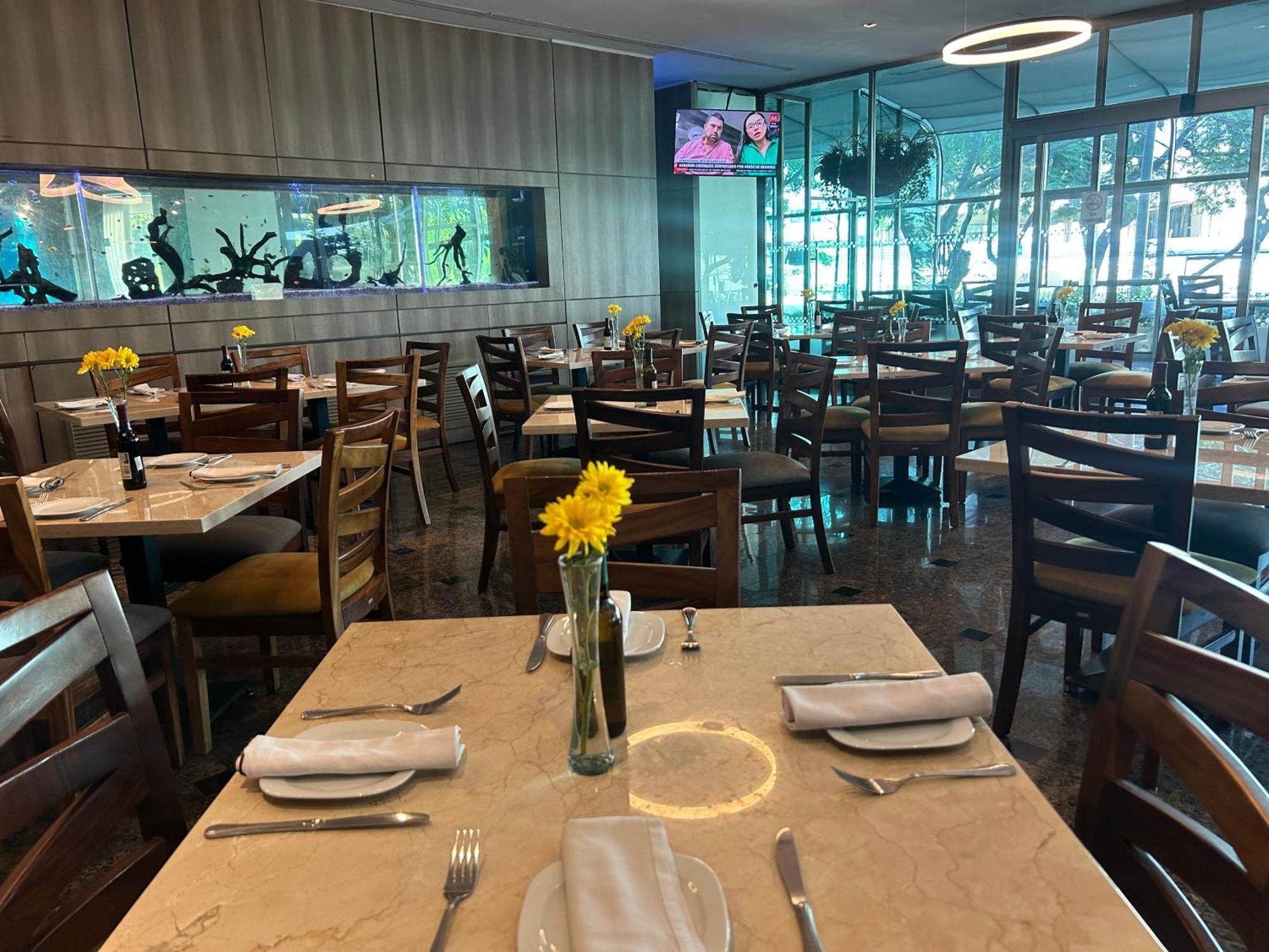 Holiday Inn Guadalajara Select By Ihg Exterior foto